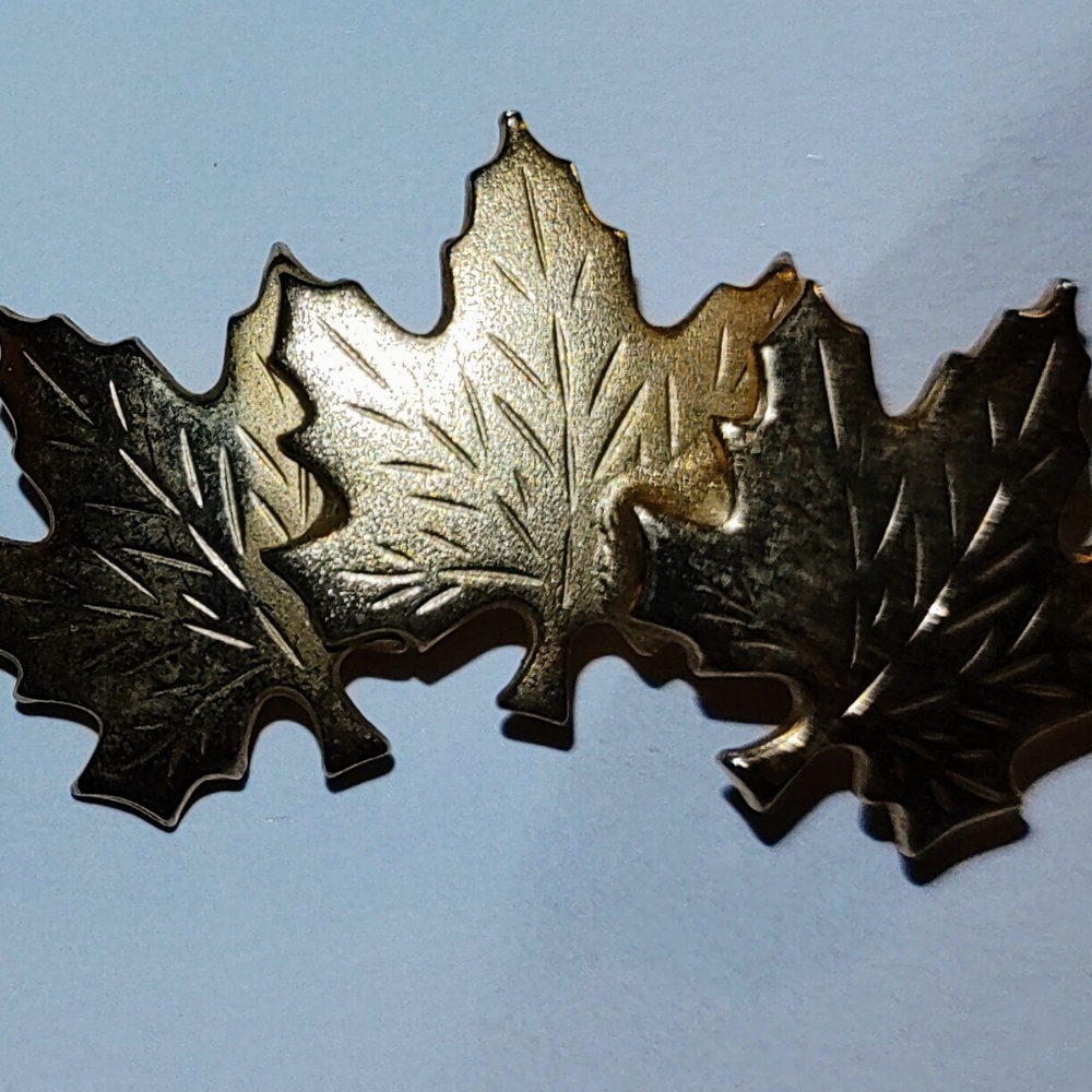 Maple leaves broach